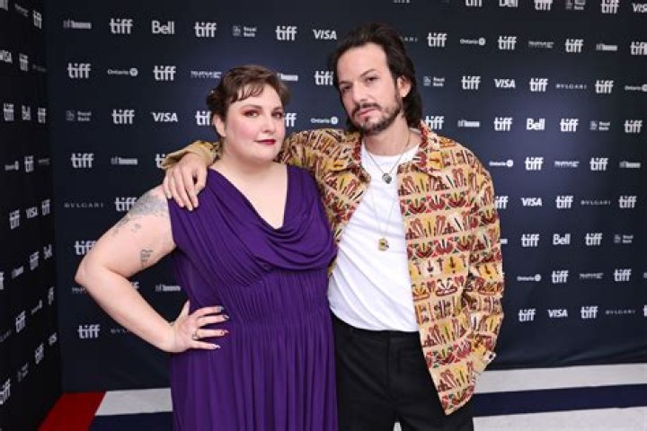 2021: Is Lena Dunham Millionaire? Husband Luis Felber Net Worth Update