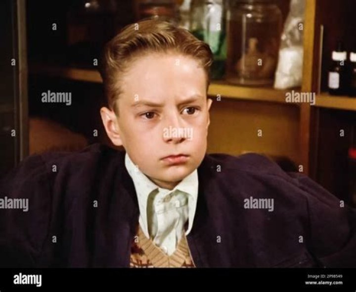 Adam Faraizl Height, Weight, Net Worth, Age, Birthday, Wikipedia, Who, Nationality, Biography