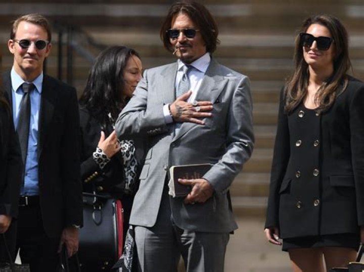 
Adam Waldman Mocked By Amber Heard As Johnny Depp’s Short Lawyer, What’s His Height? 