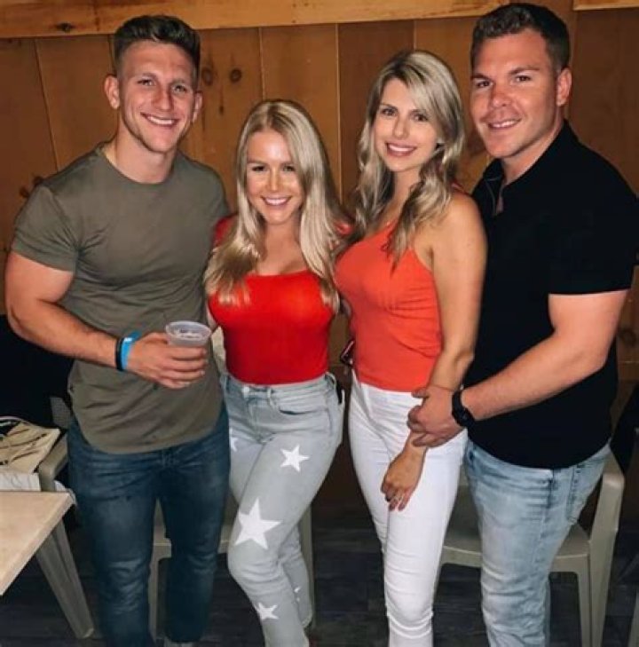 Age, Dating, Boyfriend, Husband, Family,Married!