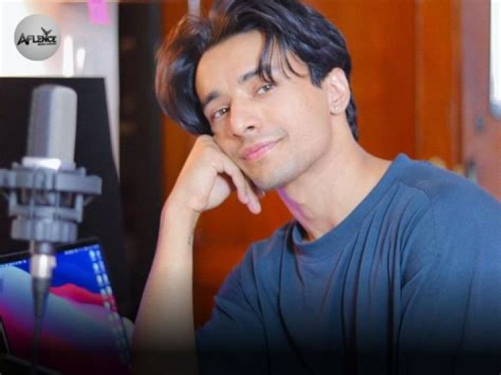 
Aksh Baghla Height, Weight, Net Worth, Age, Birthday, Wikipedia, Who, Nationality, Biography 