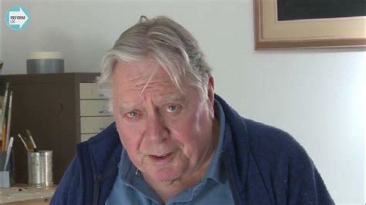 
Alastair Gray Height, Weight, Net Worth, Age, Birthday, Wikipedia, Who, Nationality, Biography 