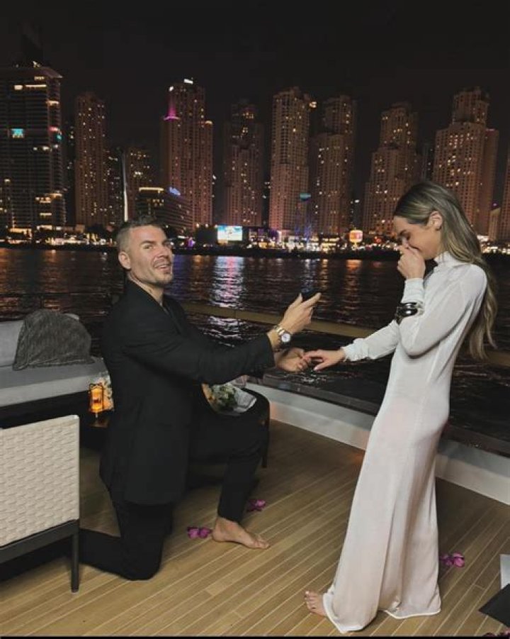 
Alex Becker Height, Weight, Net Worth, Age, Birthday, Wikipedia, Who, Nationality, Biography 