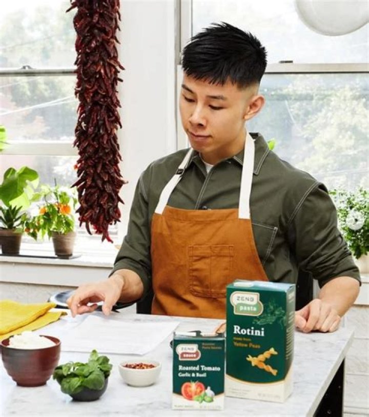 
Alvin Zhou Height, Weight, Net Worth, Age, Birthday, Wikipedia, Who, Instagram, Biography 