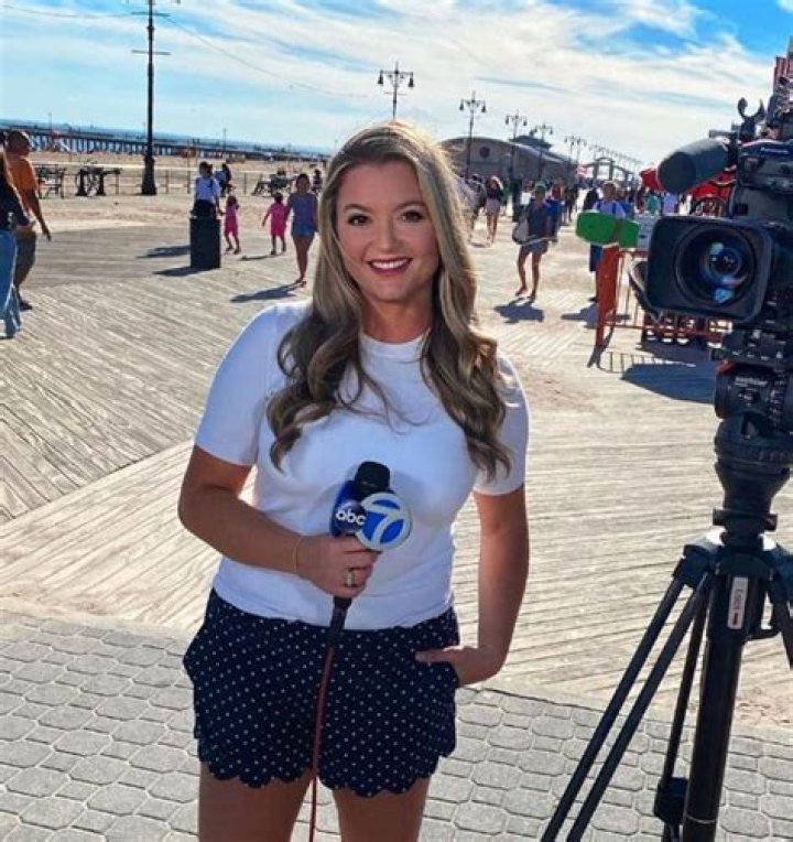 Ama Daetz Bio, Wiki, Age, Height, Family, Husband, Baby Girl, Net Worth, Salary and ABC7