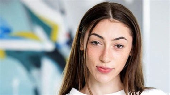 Amanda Blow Net Worth