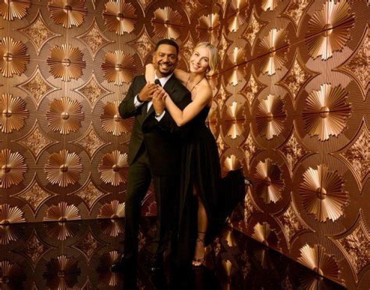 Amanda Kloots Bio, Wiki, Age, Height, Husband, Dancing With The Stars, and Net Worth.