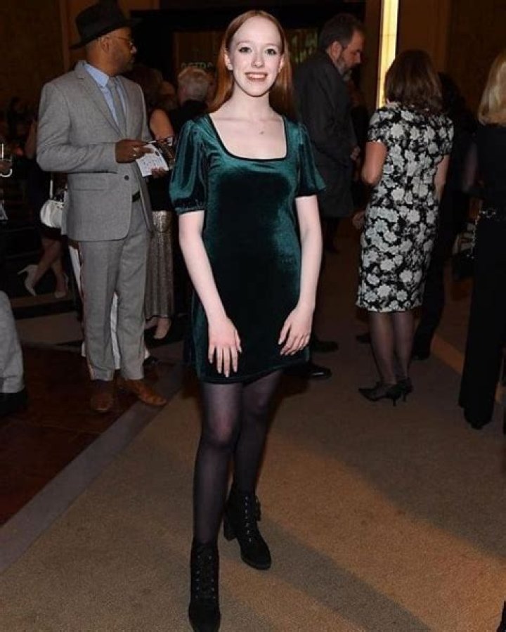Amybeth McNulty Height, Weight, Net Worth, Age, Birthday, Wikipedia, Who, Nationality, Biography