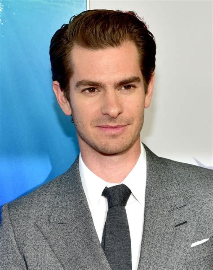 Andrew Garfield (Actor) Wiki, Bio, Age, Height, Weight, Net Worth, Girlfriend, Awards, Facts