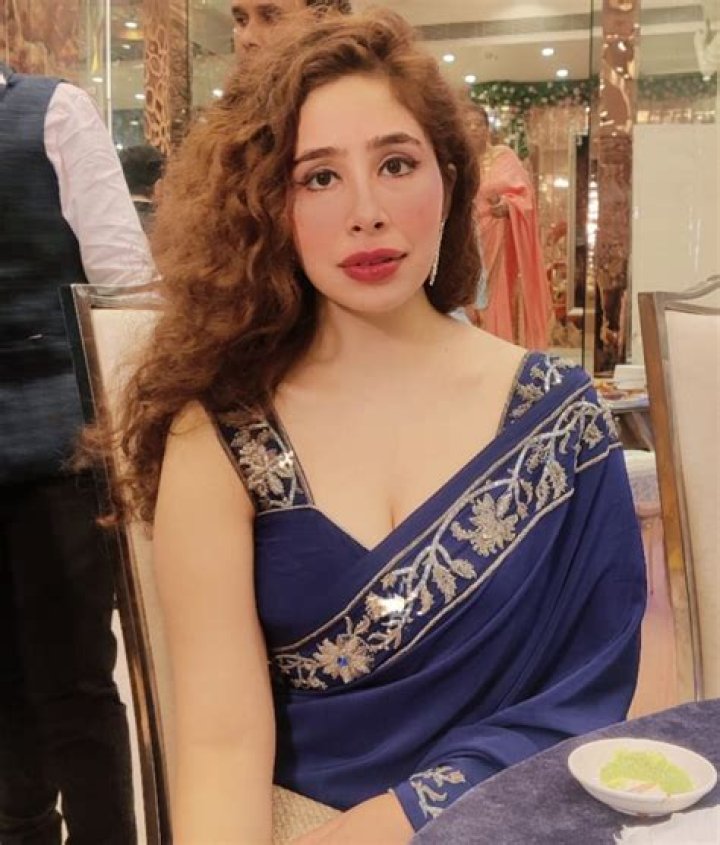 
Angela Higinbotham – Angelalah325 Height, Age, Husband, Biography, Wiki, Net Worth 