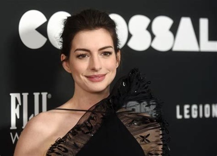 Anne Hathaway Net Worth