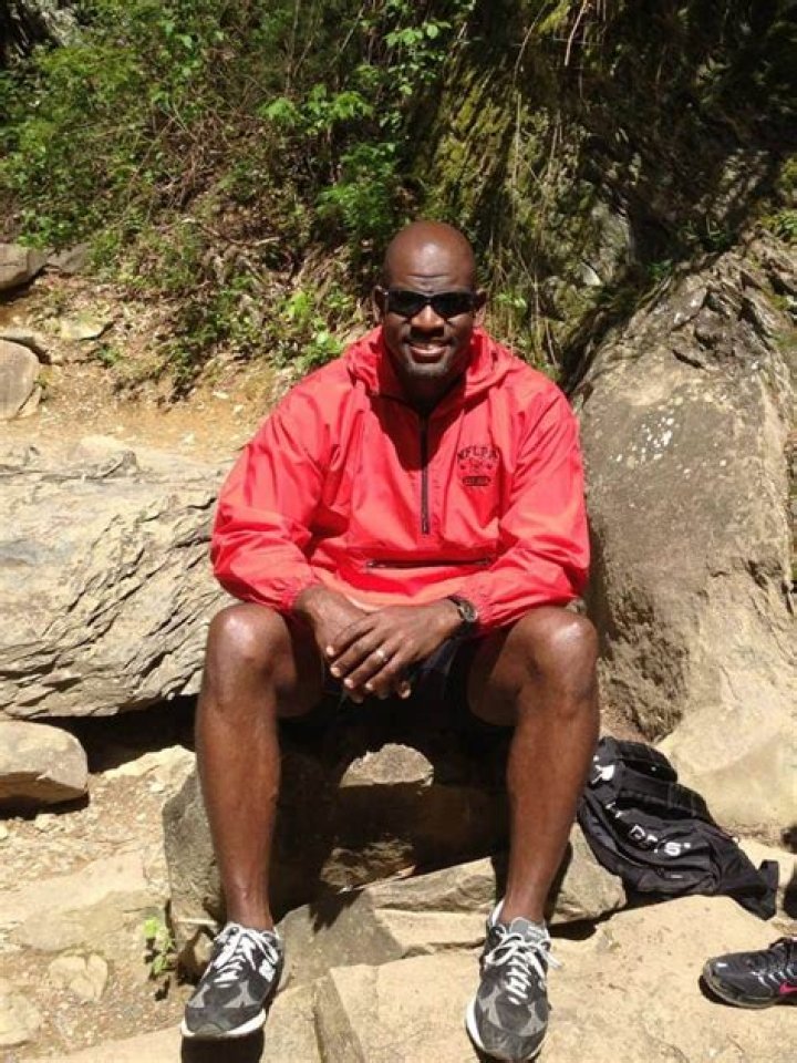 Antone Davis Net Worth