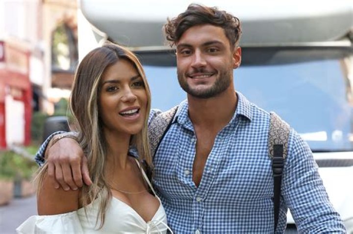 
Are Ekin Su And Davide From Love Island UK Still Dating? 