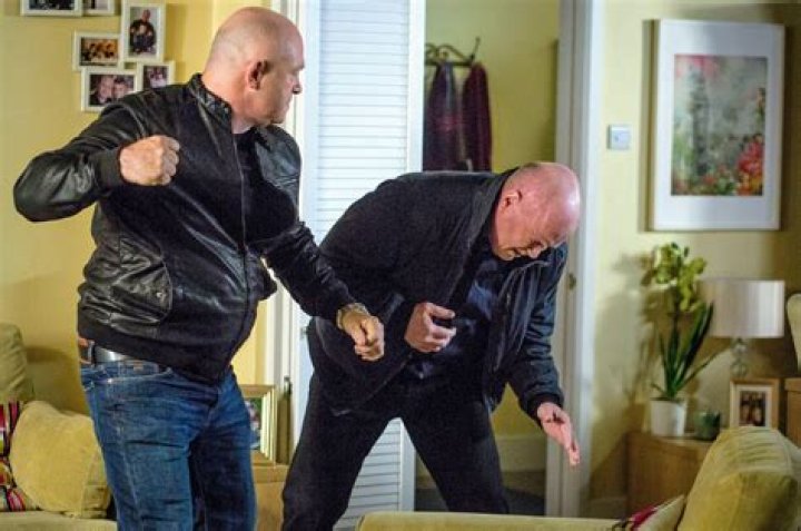 Are Ross and Martin Kemp related?