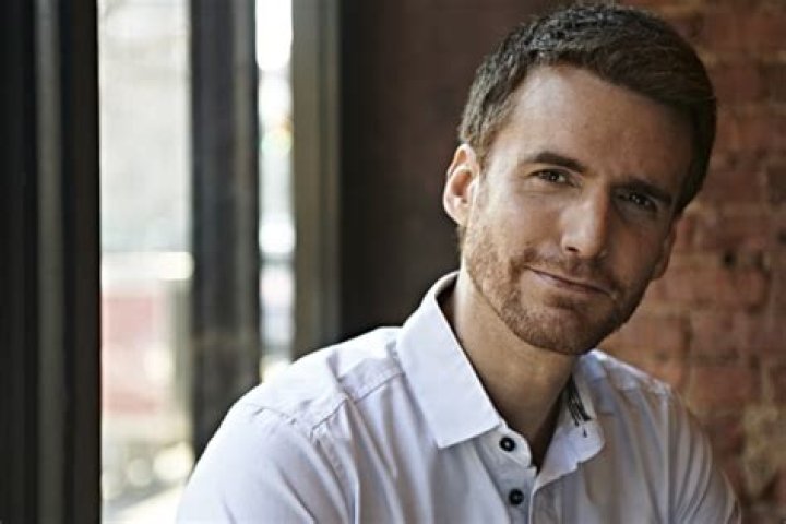 Armando Riesco Height, Weight, Net Worth, Age, Birthday, Wikipedia, Who, Instagram, Biography