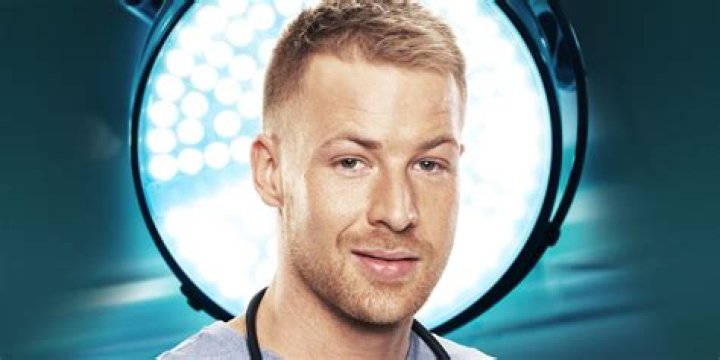 Australian Actor Angus McLaren Social Reach and Dating Life Insight