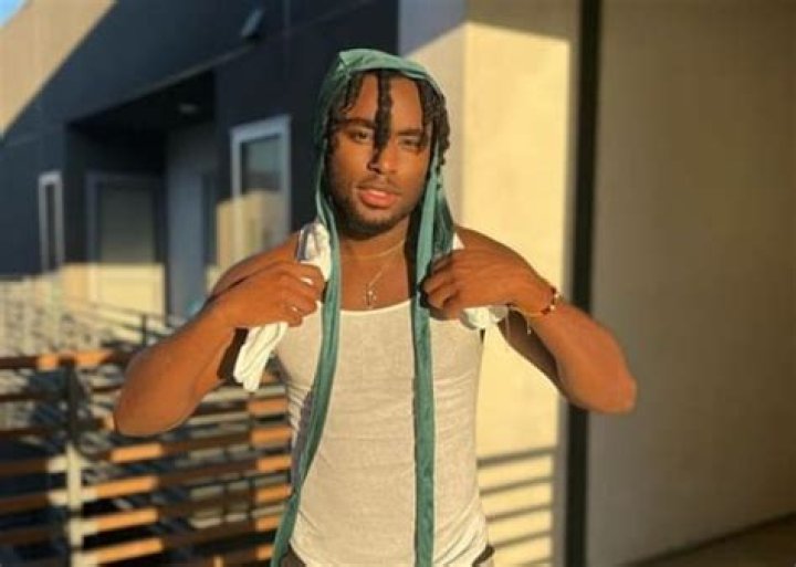 AyeYahZee Height, Weight, Net Worth, Age, Birthday, Wikipedia, Who, Instagram, Biography