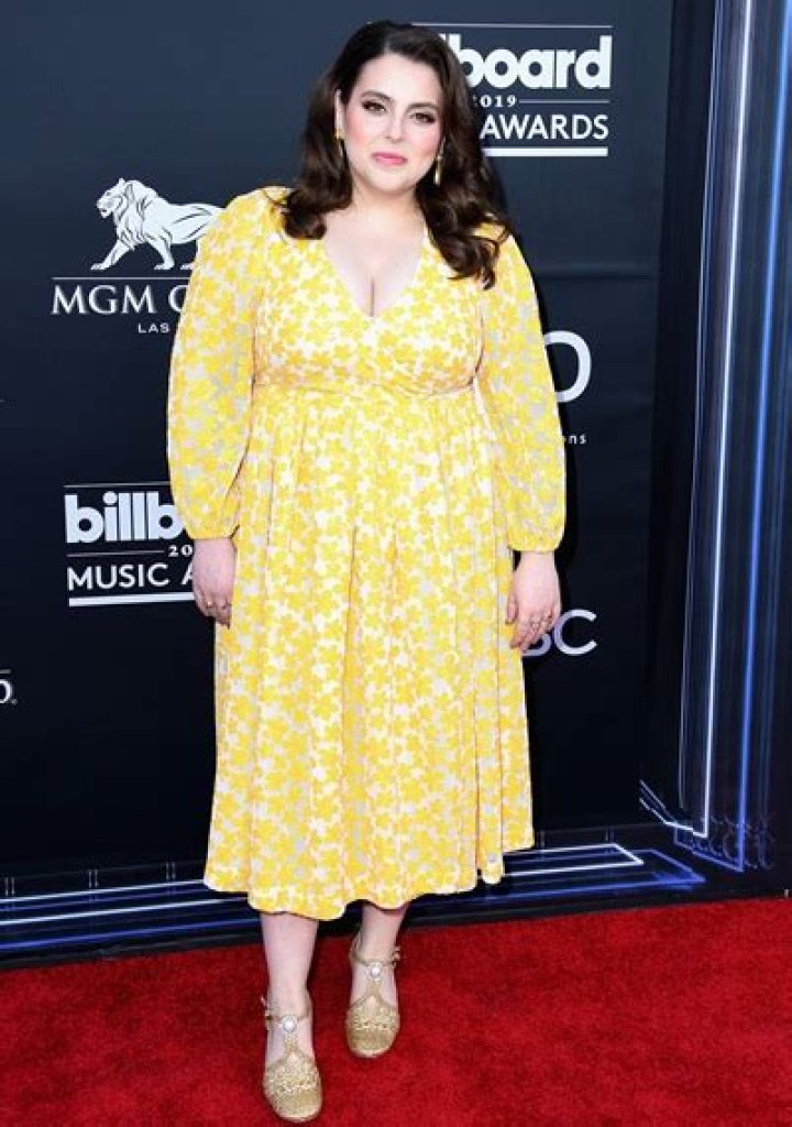 
Beanie Feldstein Height, Weight, Net Worth, Age, Birthday, Wikipedia, Who, Nationality, Biography 