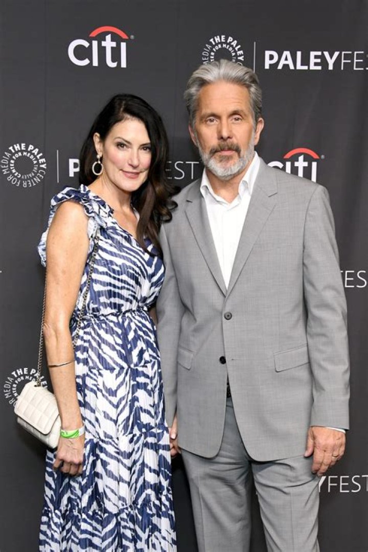 
Beau Knapp And His Wife Lucy Knapp Attend Several Red-Carpet Events As A Pair 