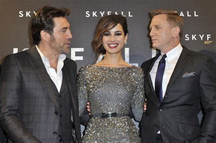 Berenice Marlohe Biography,Skyfall,NetWorth,Twin Peaks And 5 To 7