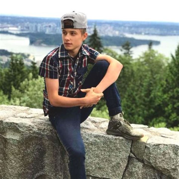 
Bogdan Kalinchenkov Height, Weight, Net Worth, Age, Birthday, Wikipedia, Who, Nationality, Biography 