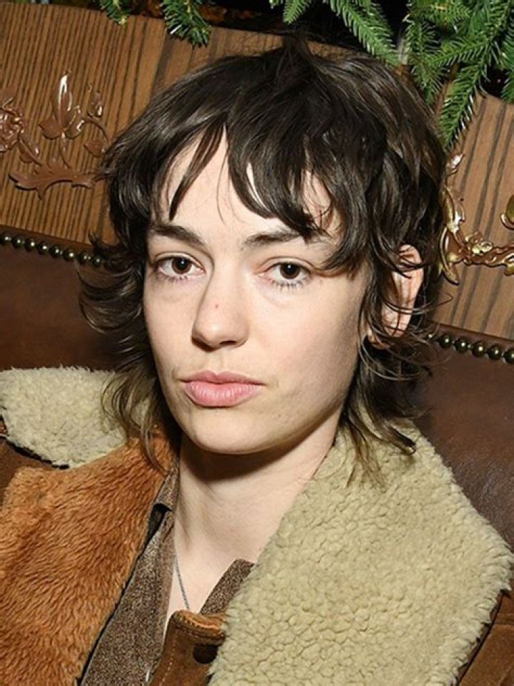 Brigette Lundy-Paine Gender Age, Wiki, Biography and Sexuality Revealed: Girlfriend or Boyfriend Facts