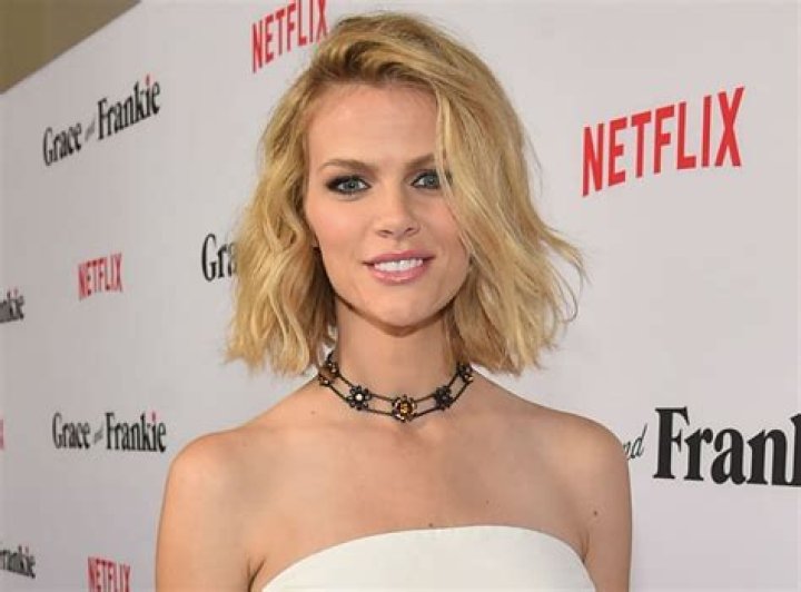 Brooklyn Decker Bio; Full Name, Weight, Movies and TV Shows, Wedding, Instagram
