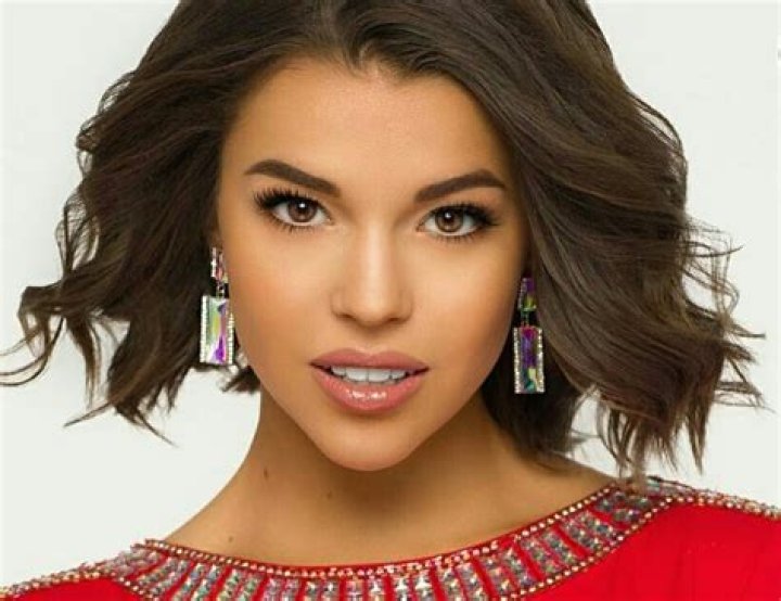 
Caitlyn Vogel Bennett Height, Weight, Net Worth, Age, Birthday, Wikipedia, Who, Nationality, Biography 