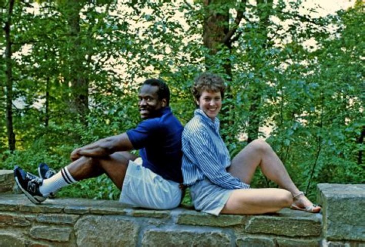 Carmen Thomas Net Worth