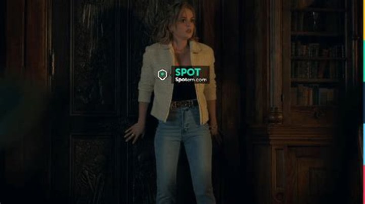 Check Out The Net Worth of Hallea Jones! Thecelebscloset