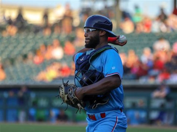
Chuckie Robinson’s Father And Grandfather Were Both Catcher At Cincinnati Reds 