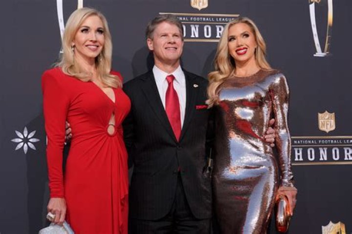 Clark Hunt Net Worth: Career, Family, Age, Income, Wiki, Bio, All You Need to Know - SarkariResult