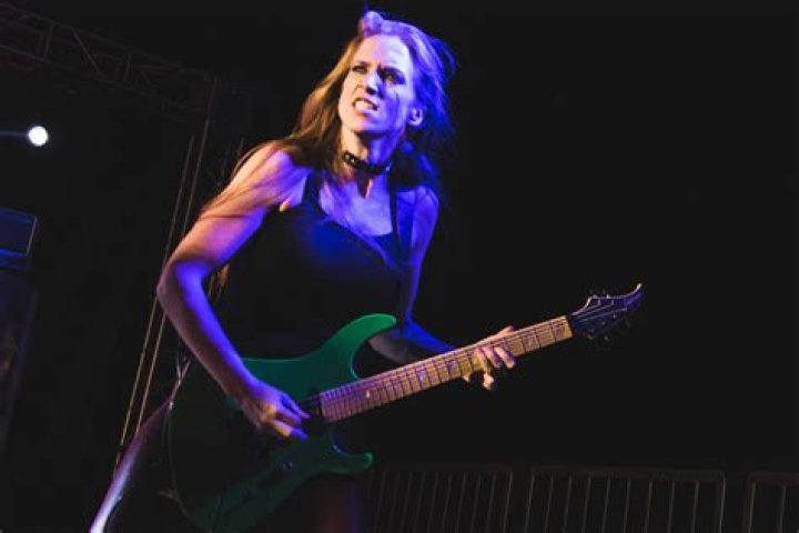 Courtney Cox (musician)’s biography, net worth, fact, career, awards and life story