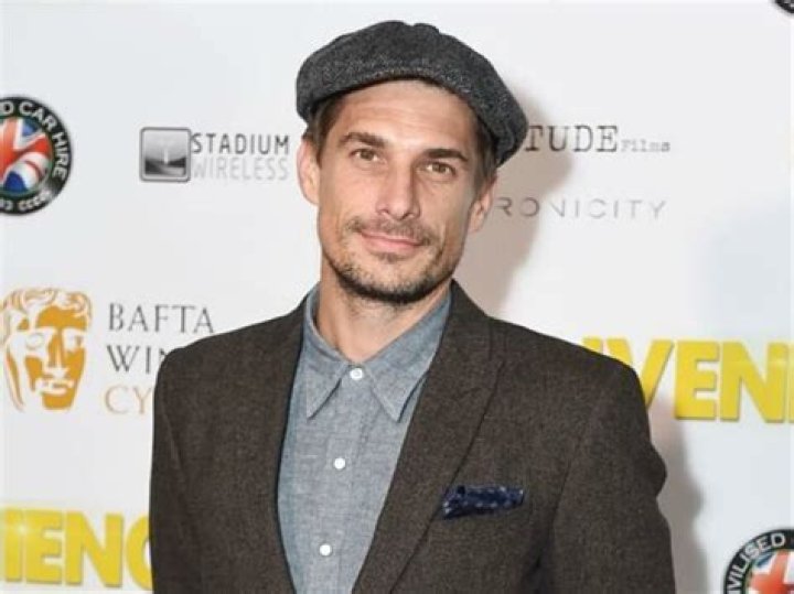 Craig Russell (English actor)’s biography, net worth, fact, career, awards and life story