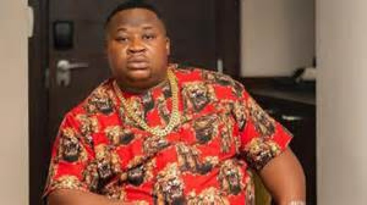 
Cubana Chiefpriest Escapes Death With His Convoy In Anambra As They Were Attacked By Unknown Gunmen. 