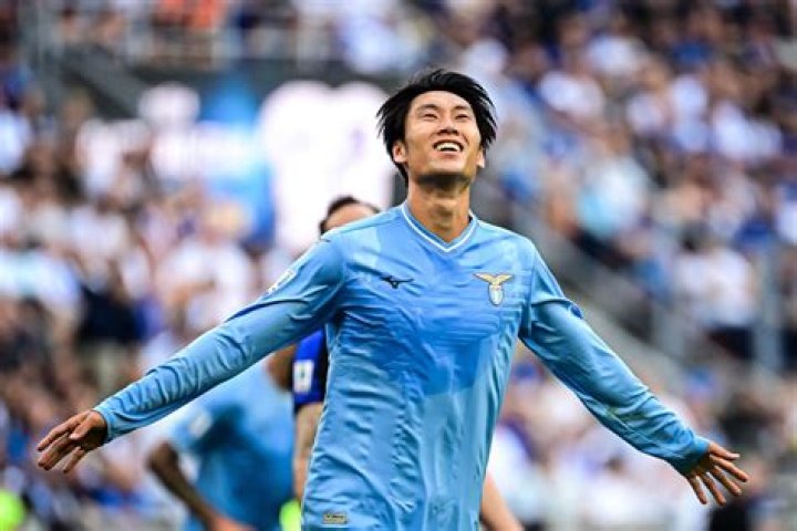 
Daichi Kamada Height, Weight, Net Worth, Age, Birthday, Wikipedia, Who, Nationality, Biography 