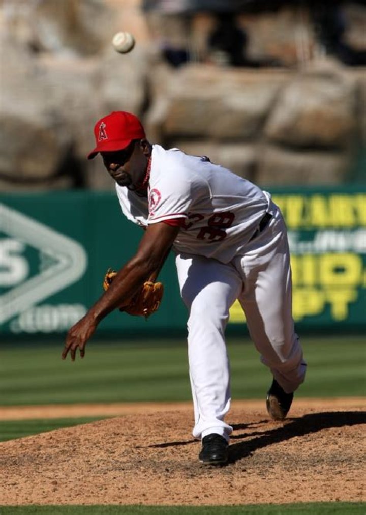 Darren Oliver Net Worth (2024 Update)