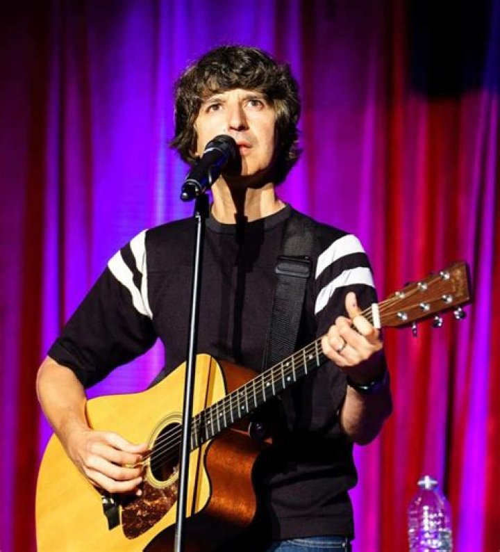 Demetri Martin Height, Weight, Net Worth, Age, Birthday, Wikipedia, Who, Nationality, Biography