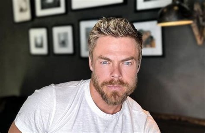 Derek Hough Net Worth: Details About Earnings, Age, Assets, Gf, Career - SarkariResult