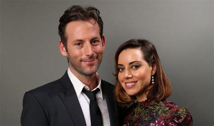 
Does Aubrey Plaza Have Kids With Her Husband Jeff Baena? Family And Net Worth 