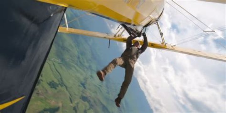 Does Ke Huy Quan do his own stunts?