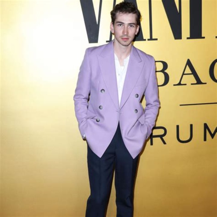 Dylan Arnold Height, Age, Bio, Net Worth, Girlfriend & More