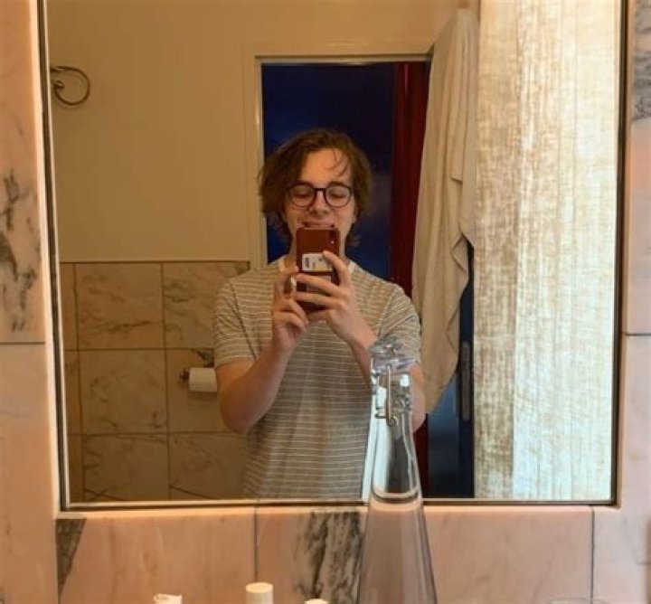 Ed Oxenbould Height, Weight, Net Worth, Age, Birthday, Wikipedia, Who, Instagram, Biography