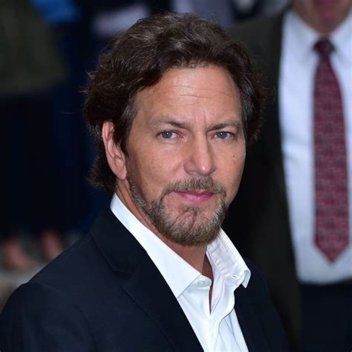 Eddie Vedder Net Worth: Details About Singing, Income, Wife, Age, Career - SarkariResult