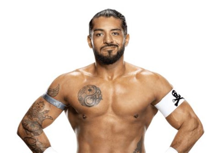 El Hijo del Fantasma Net Worth