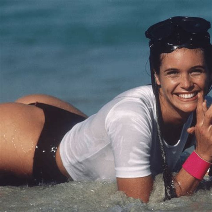 Elle Macpherson Net Worth: Details About Age, Income, Modeling, Earnings - SarkariResult