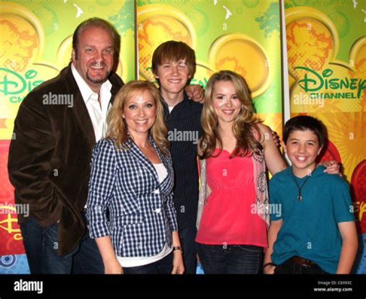 Eric Allan Kramer,Biography, Age, Height, Family, Wife, Good Luck Charlie, Thor, Movies and Net Worth