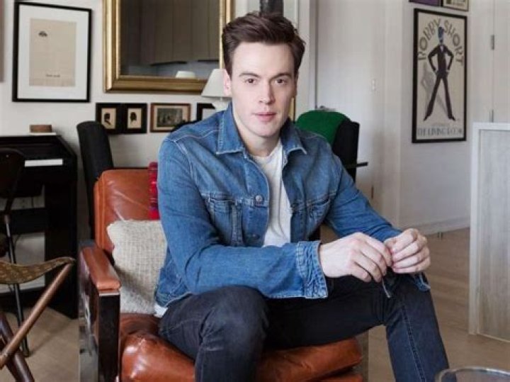 
Erich Bergen Height, Weight, Net Worth, Age, Birthday, Wikipedia, Who, Nationality, Biography 