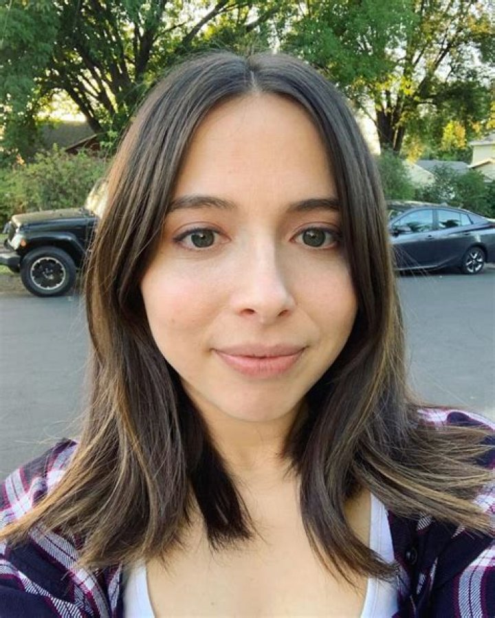 Esther Povitsky Height, Weight, Net Worth, Age, Birthday, Wikipedia, Who, Nationality, Biography