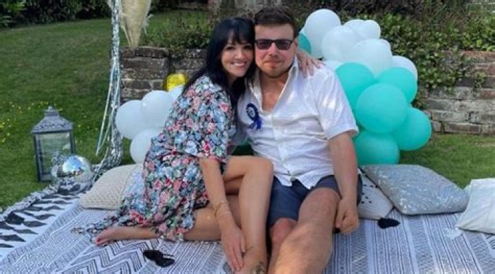 
Famous Singer & Actress Martine McCutcheon, announced her baby brother dies at 31 